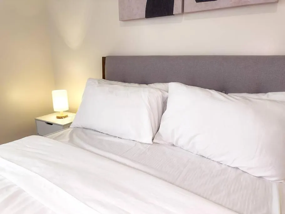Apartment A2J Luxury 1Br Suite Near Venice Mall Bgc Taguig Manila