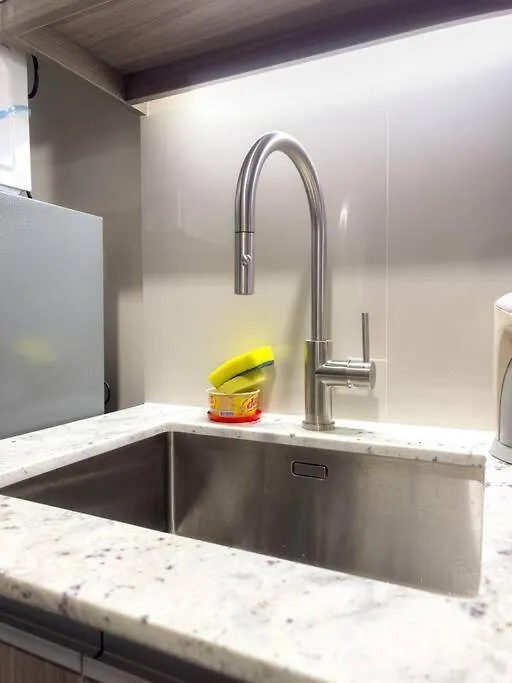 A2J Luxury 1Br Suite Near Venice Mall Bgc Taguig Manila 0*,  Philippines